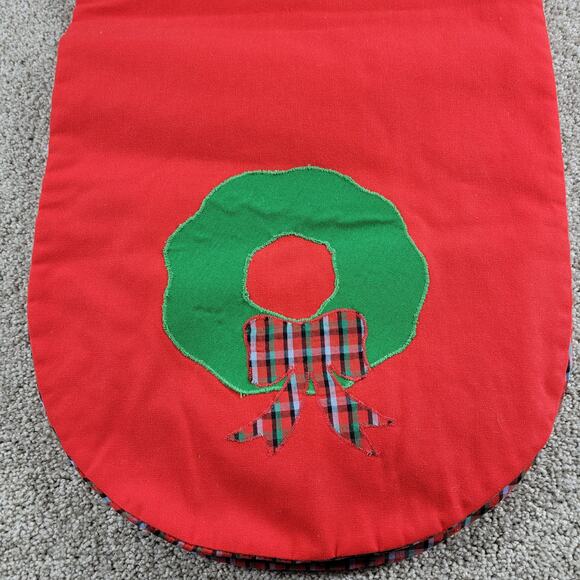 Vintage Handmade Table Runner 57" Long Red Embroidered Christmas Wreath Oval - Picture 12 of 15